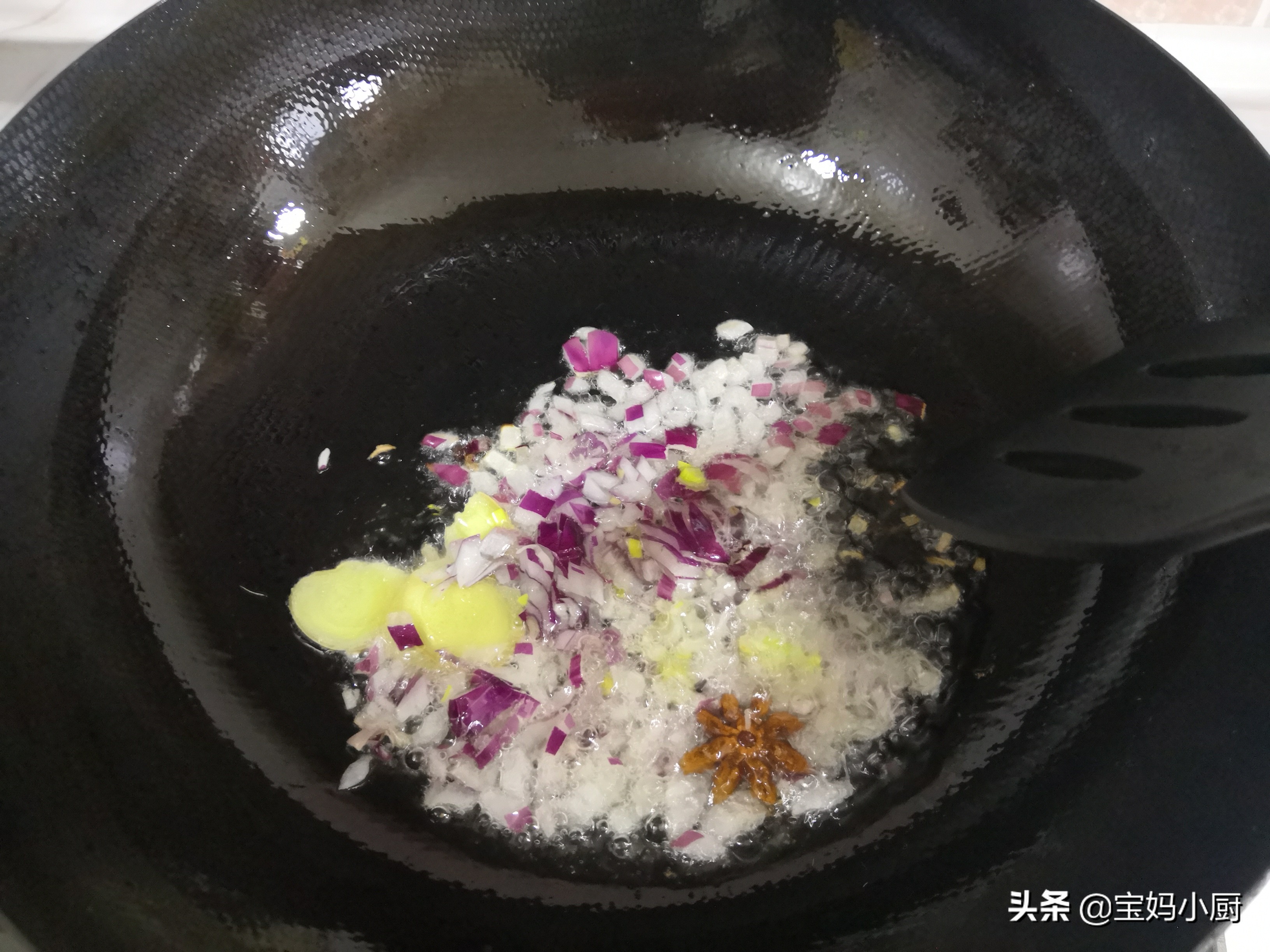 天熱多吃這肉好，用它燉湯不上火有食慾，比豬肉養人，比雞肉便宜