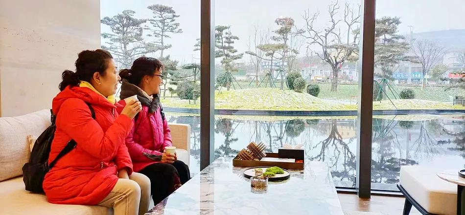天水伏羲故里國學院走進“奧特萊斯綠城”感受中式合院的典雅之美