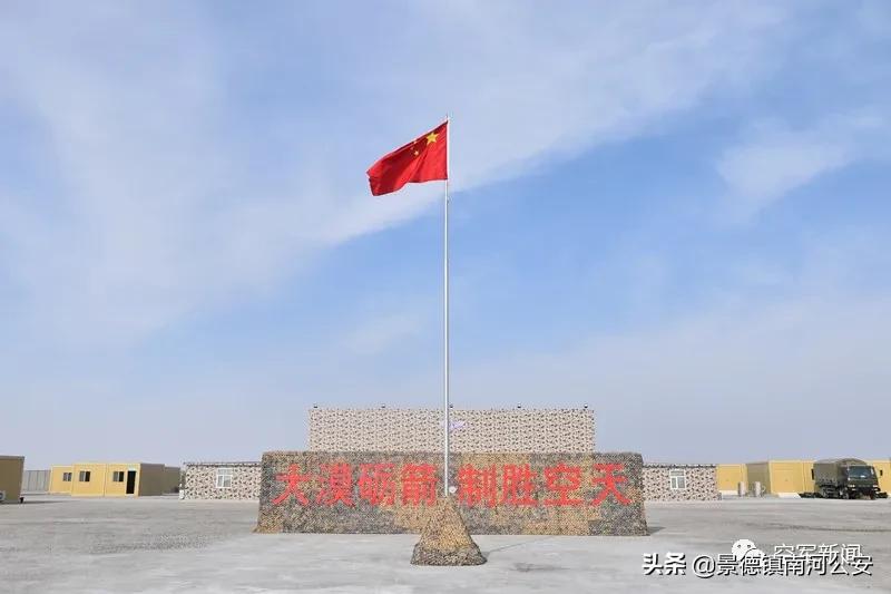 一应俱全！“移动营房”现身大漠中央