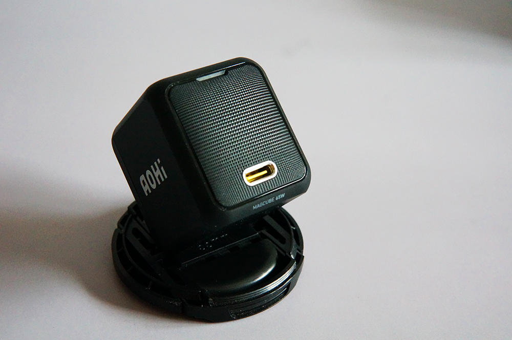 體積超小，還能給筆記本充電！Aohi Magcube 65W氮化鎵快充體驗
