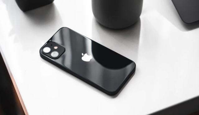 终于知道为什么懂行的人买iPhone 12，都会选256GB版本了