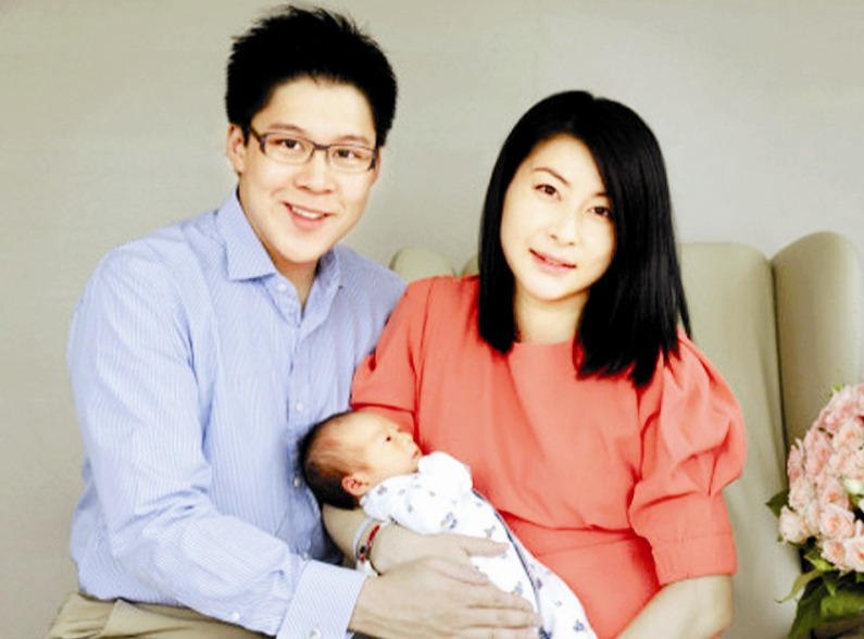 郭晶晶为老公庆生，晒出三个子女合照，8岁霍中曦搂着妹妹变暖男