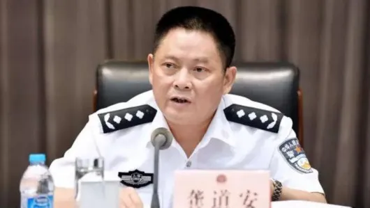 中央发话后，公安系统揪出了7个“老政法”，包括一个“老虎”