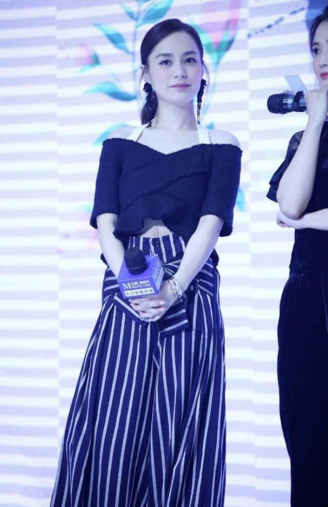 婚姻里的不幸全写在脸上！阿娇面部浮肿穿“奶奶裤”现身被嘲大妈
