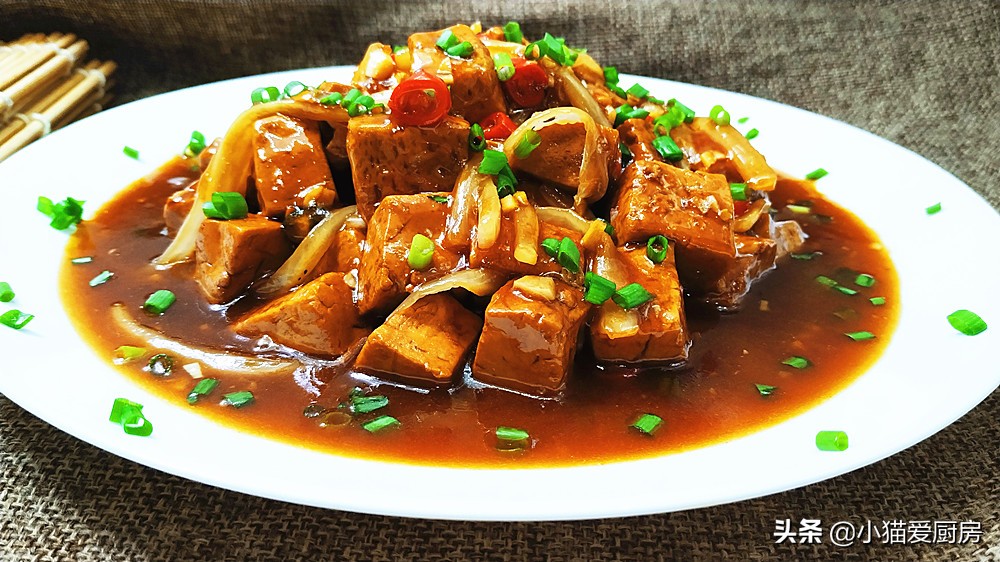 图片[3]-红烧豆腐时 有人先煎 有人直接炖 都不对 难怪豆腐不劲道入味-起舞食谱网