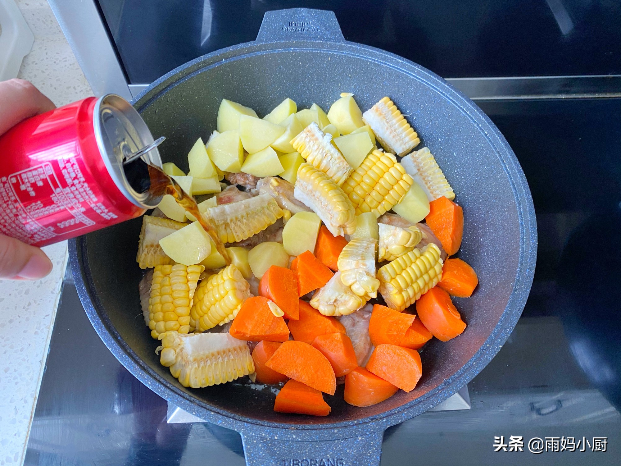 雞翅和土豆一起煲，越吃越香，富含滿滿膠原蛋白，好吃不會胖