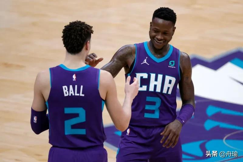 NBA早报：库里爸妈开撕，狼王贝弗利上线，利拉德因比卢暂不离开