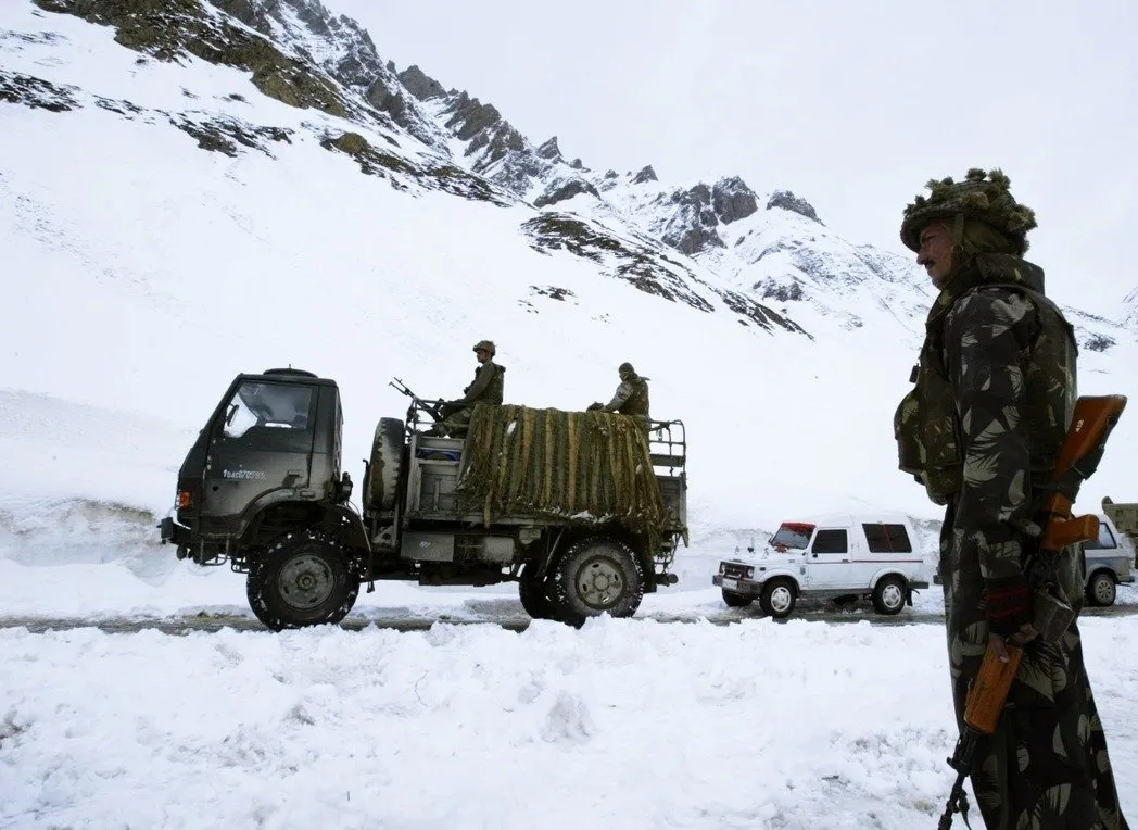 中印边境一线部队撑不住了！主动请求撤回印度