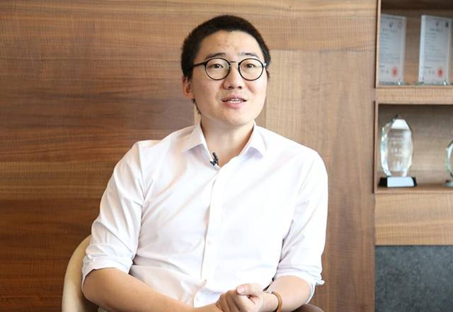 把行业全球第一赶出中国还反攻美国，这群清华