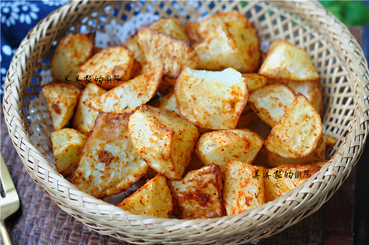不炒不燉不油炸，土豆切成小丁，上桌就是大硬菜！ 好吃又解饞