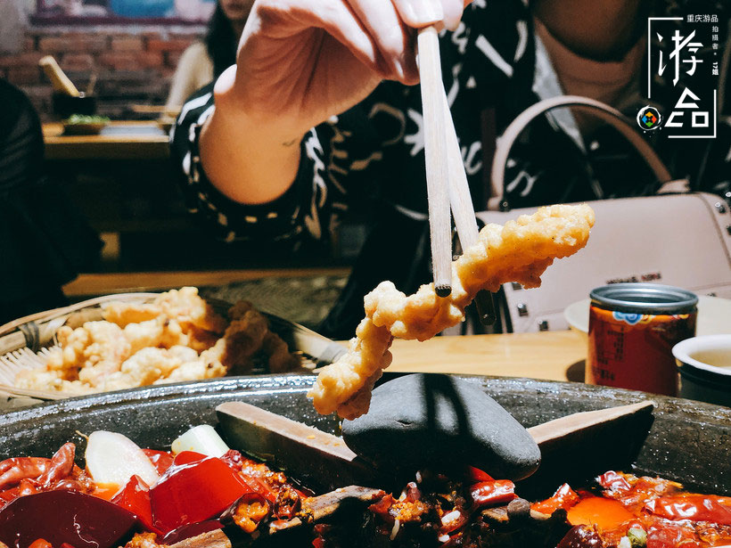 吃在重庆北仓，辣晕人的洋马儿火锅，麻辣牛肉码了6种辣椒