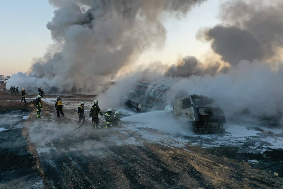 叙军弹道导弹立功！一发干掉上百辆油罐车，土