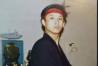 2011年初，黄磊坐航班飞台北，一次为了爱情，二次宣布退出歌坛？