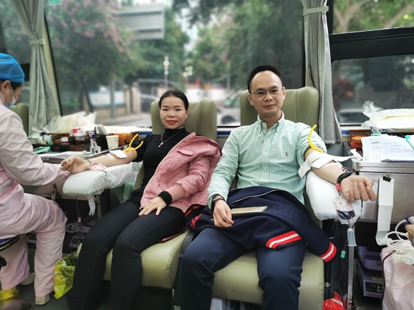 完美第十七届百城千店万人献血巡回活动在福州举行