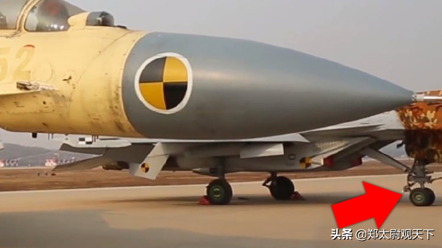 ����J-15�ع⣬����2�ܣ���ý���з���ĸӋ���lչ�ٶ��@��
