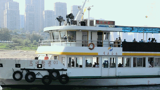 低配版重庆两江游，5元一客的水上巴士，从朝天门到弹子石