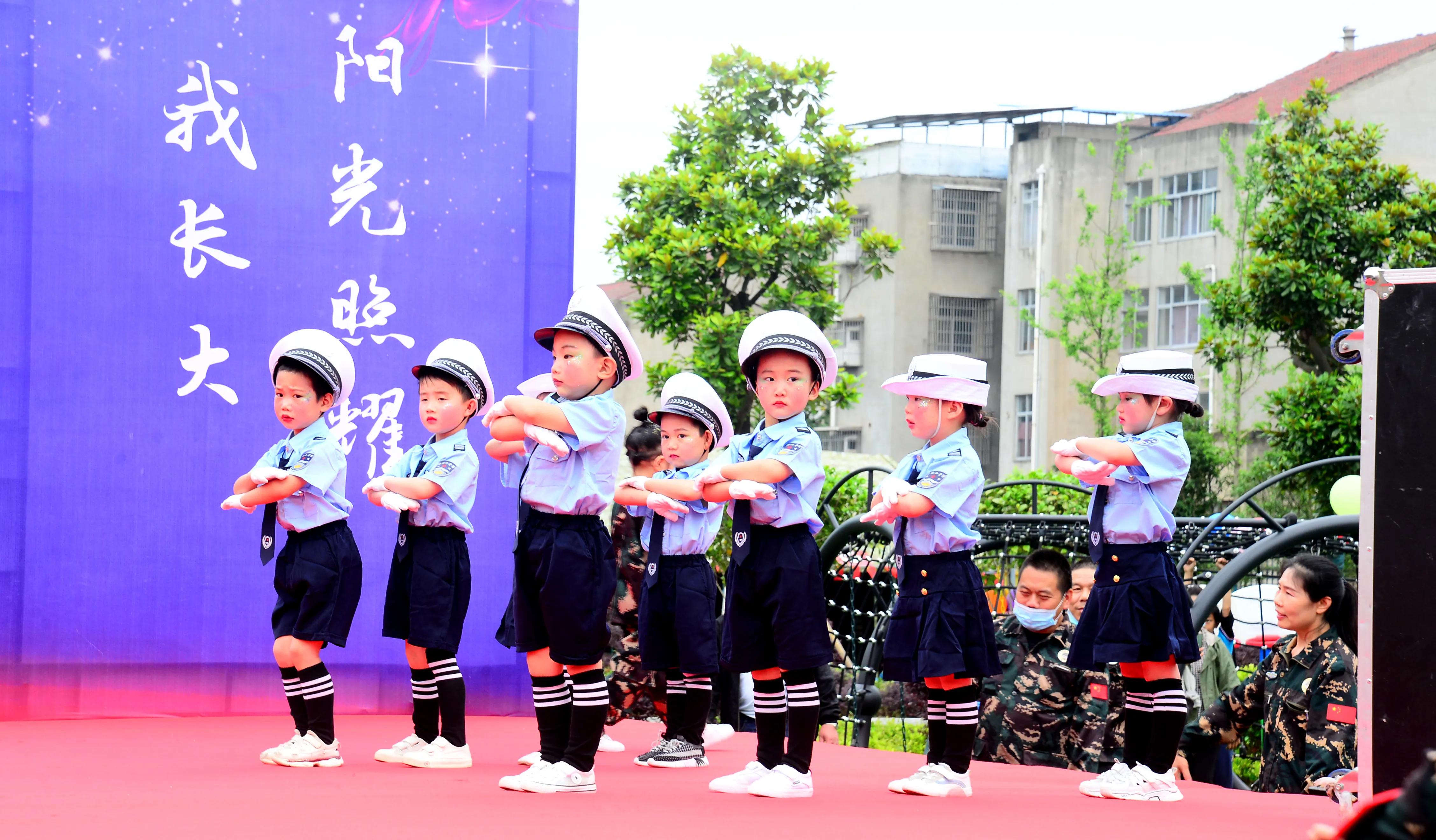 監利市貝樂多萌萌童軍幼兒園慶賀＂建黨百年＂暨＂六一＂文藝匯演