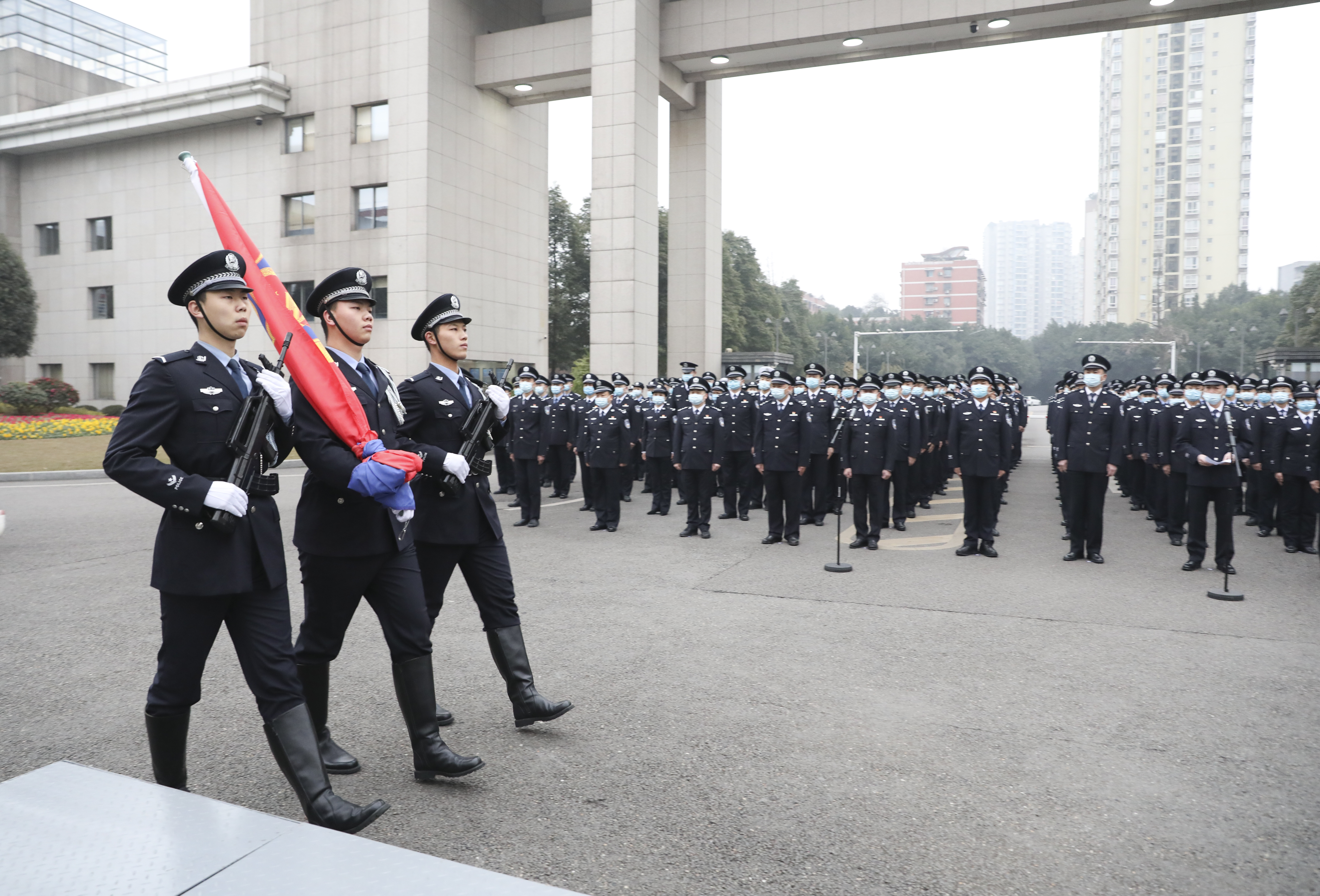 喜迎首个人民警察节重庆市公安局举行升警旗仪式