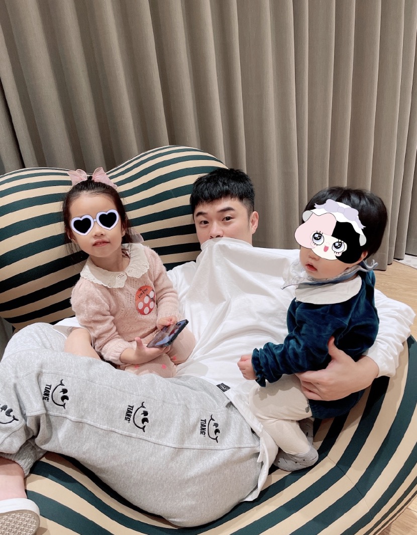 陳赫曬4歲女兒美照，雙腳可正反倒置骨骼清奇，被讚是練武奇才