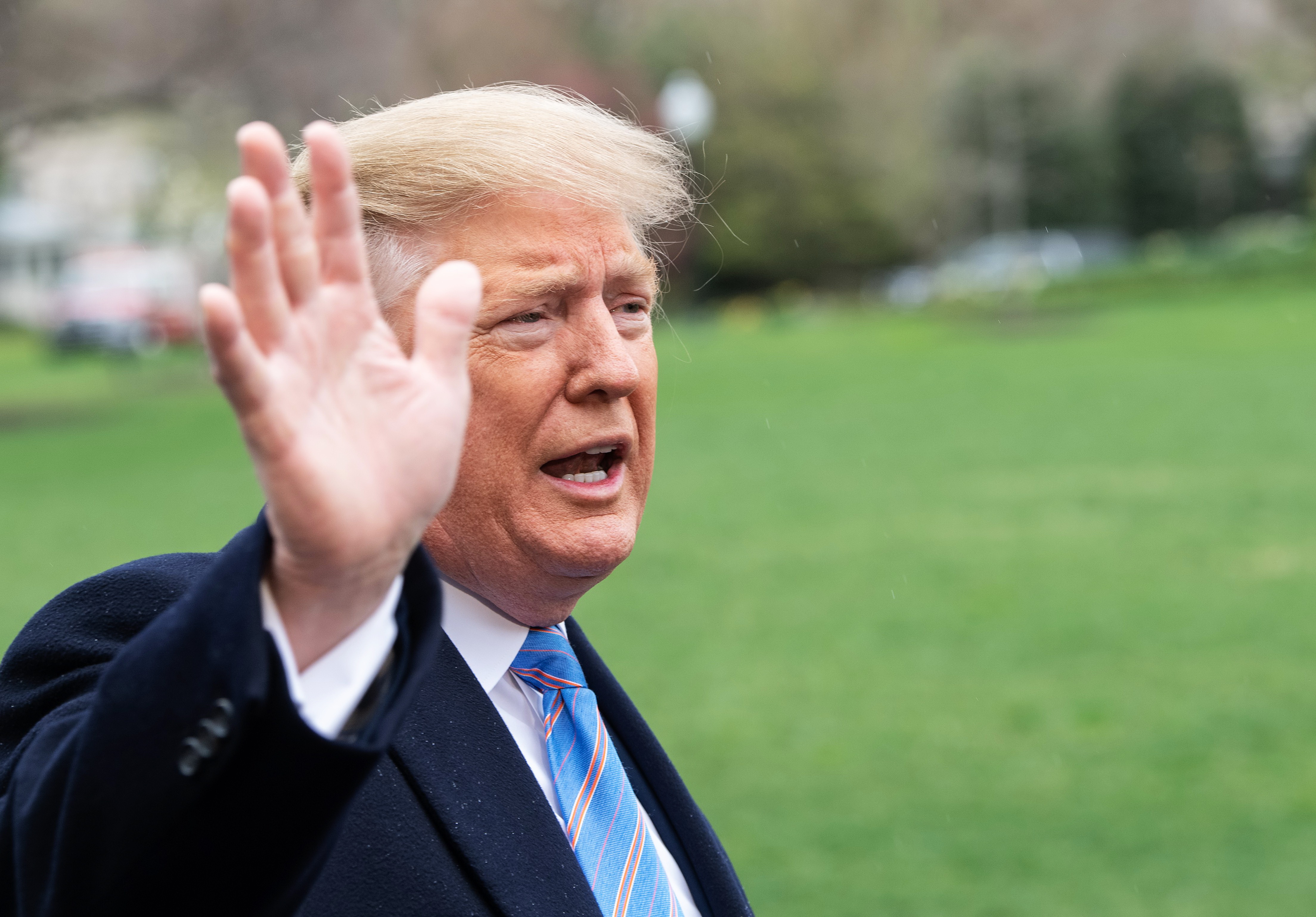 蓬佩奥加盟福克斯电视台，大嘴巴装扩音器，赵