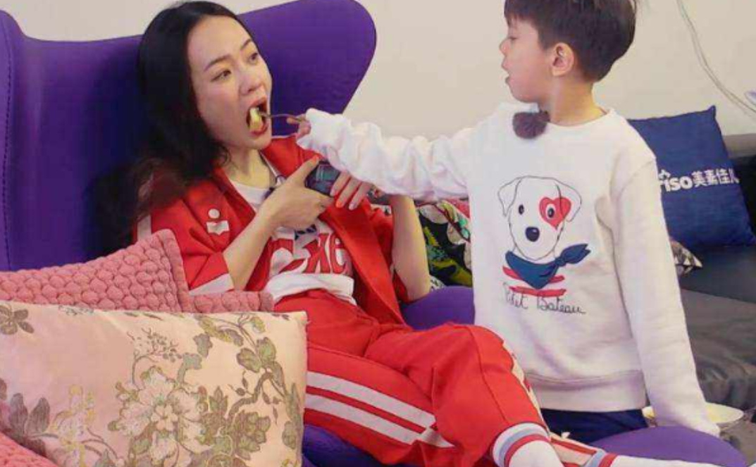 亲子关系过于亲密，反而会“害”了娃，父母再爱孩子也别“越界”