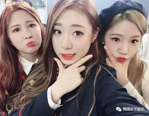 这个女团99LINE的合照,美貌令人心空