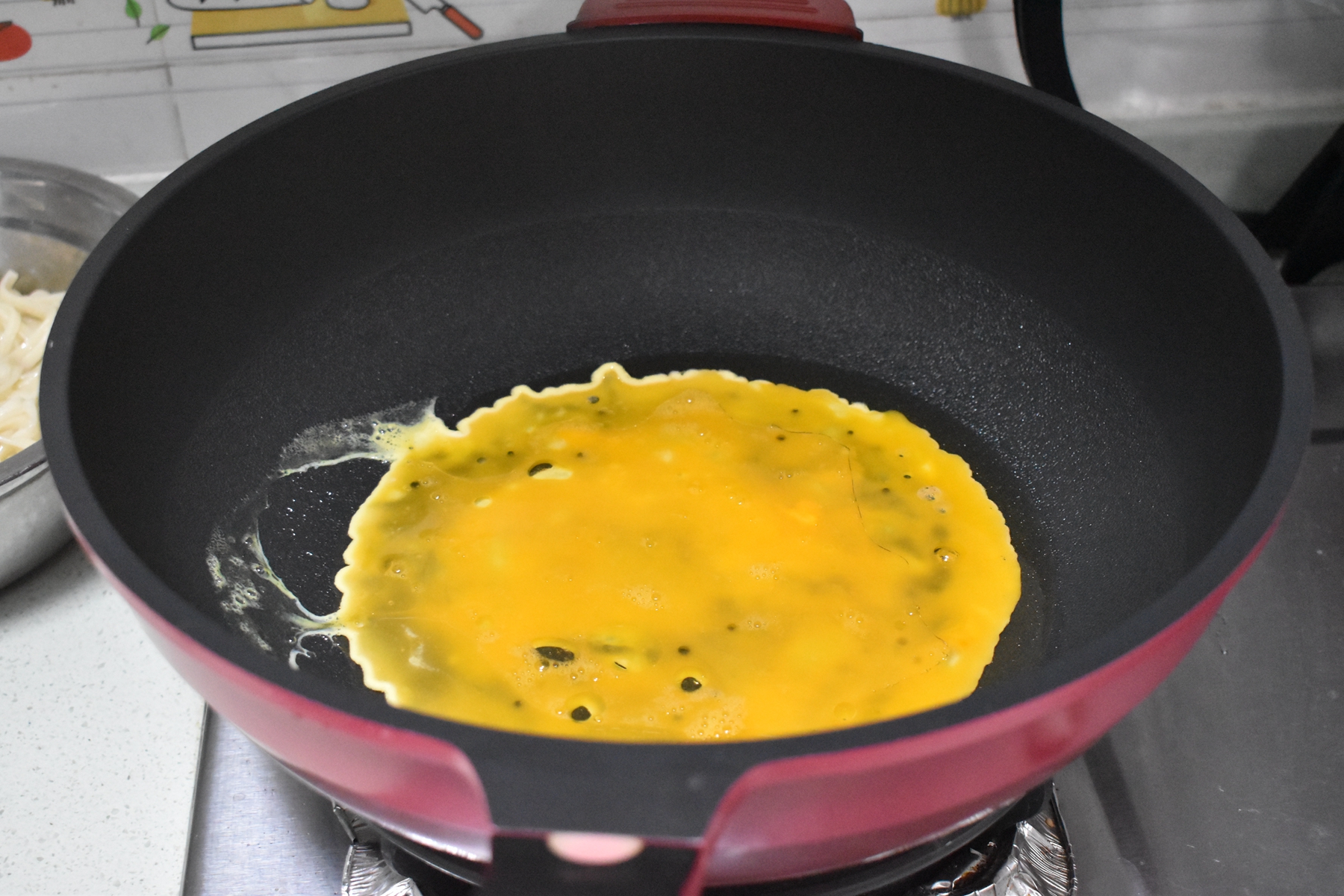 這樣炒麵不粘連不碎，滋味鮮美，勁道爽滑越吃越香，家人讚不絕口