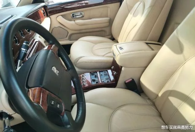 1999年花2040万元买的RR幻影元首级，4万公里，如今