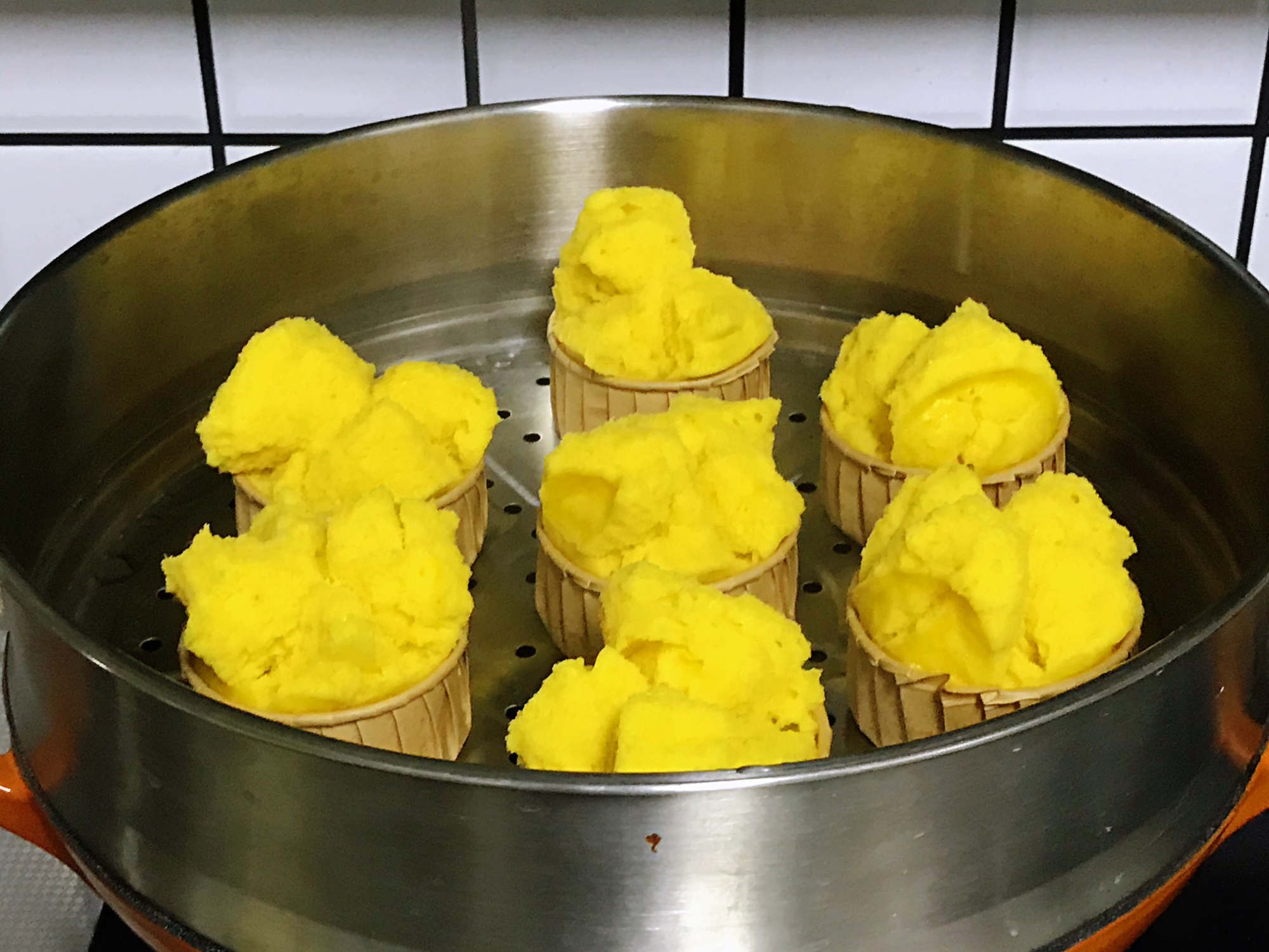 女人要多吃它，鬆軟香甜又養顏，不用揉麵，個個開花，比蛋糕好吃