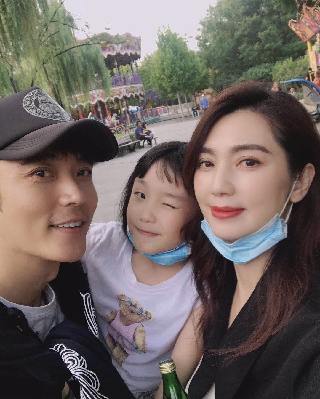 娱乐圈姐弟恋盘点，李冰冰大男友17岁，51岁钟丽缇三婚嫁鲜肉