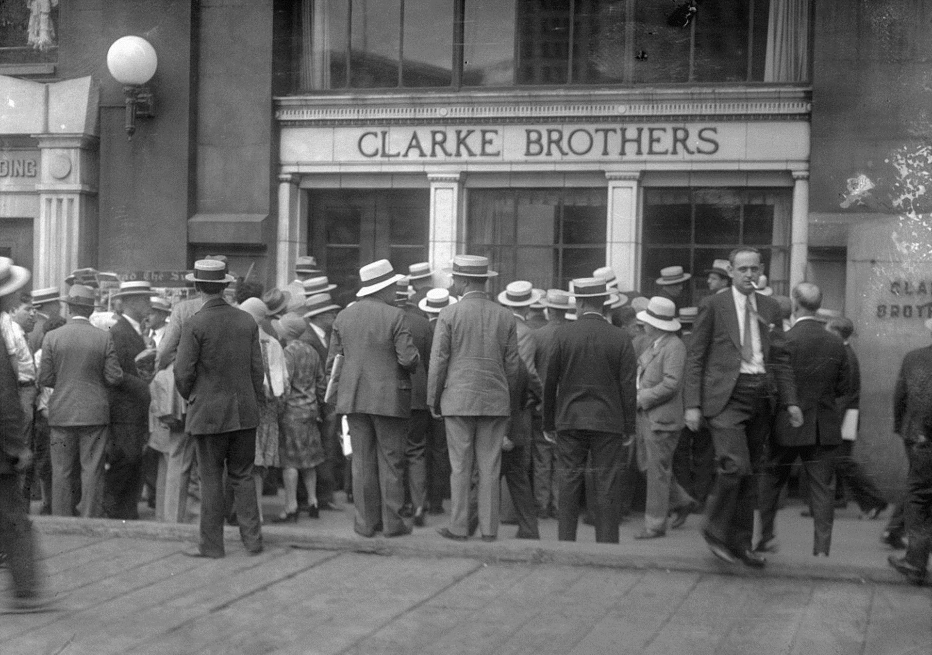 美國經濟大蕭條，資本家把牛奶倒掉也不分給窮人，為什麼？ - 資訊咖