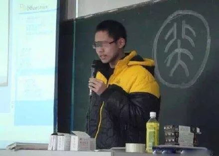 吴谢宇潜逃三年，万元嫖娼：解析北大高材生弑母真相