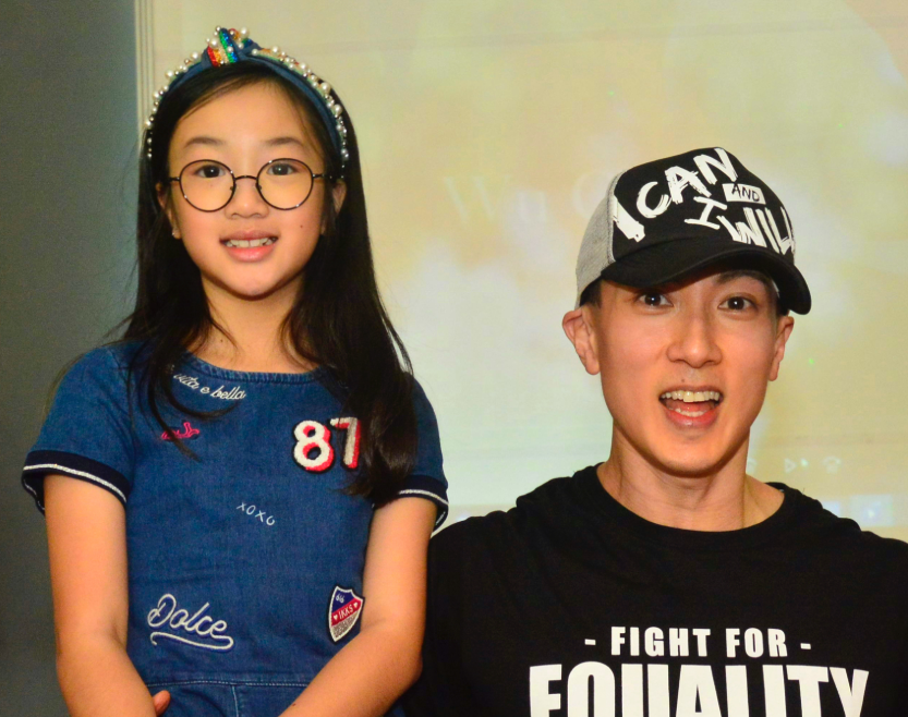 吳尊女兒“抽條”啦！ 10歲近照模樣被傳，這長相太像爸爸了吧