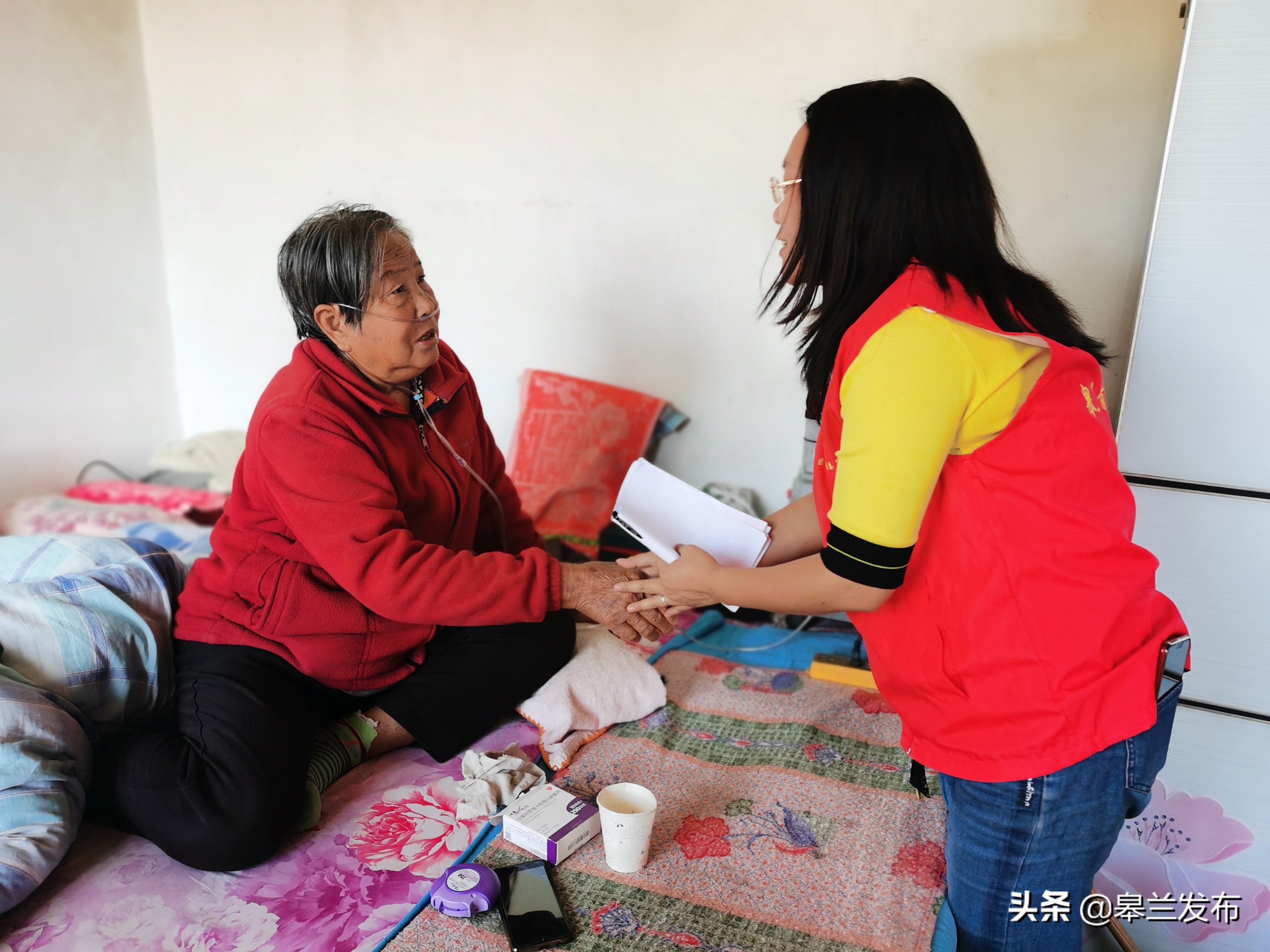 皋兰县团县委开展情暖中秋重阳关爱孤寡老人关爱慰问活动