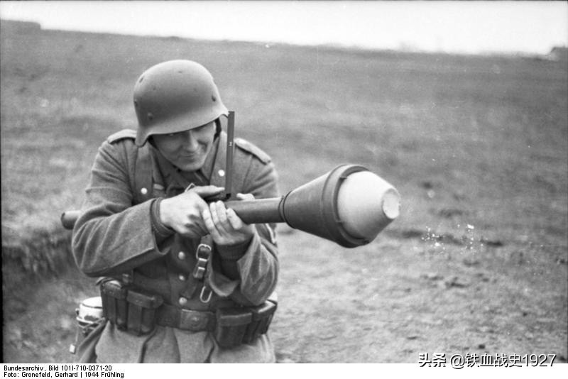 盟军坦克的梦魇，德军反坦克的神器，细看德军