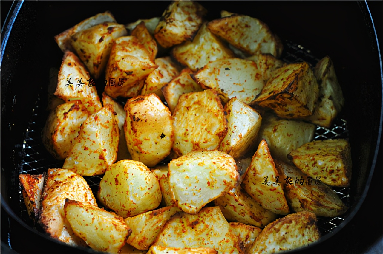 不炒不燉不油炸，土豆切成小丁，上桌就是大硬菜！ 好吃又解饞