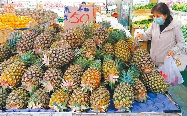 台灣去年僅56公斤菠蘿幹銷往澳洲，綠網紅揭穿蔡英文騙局