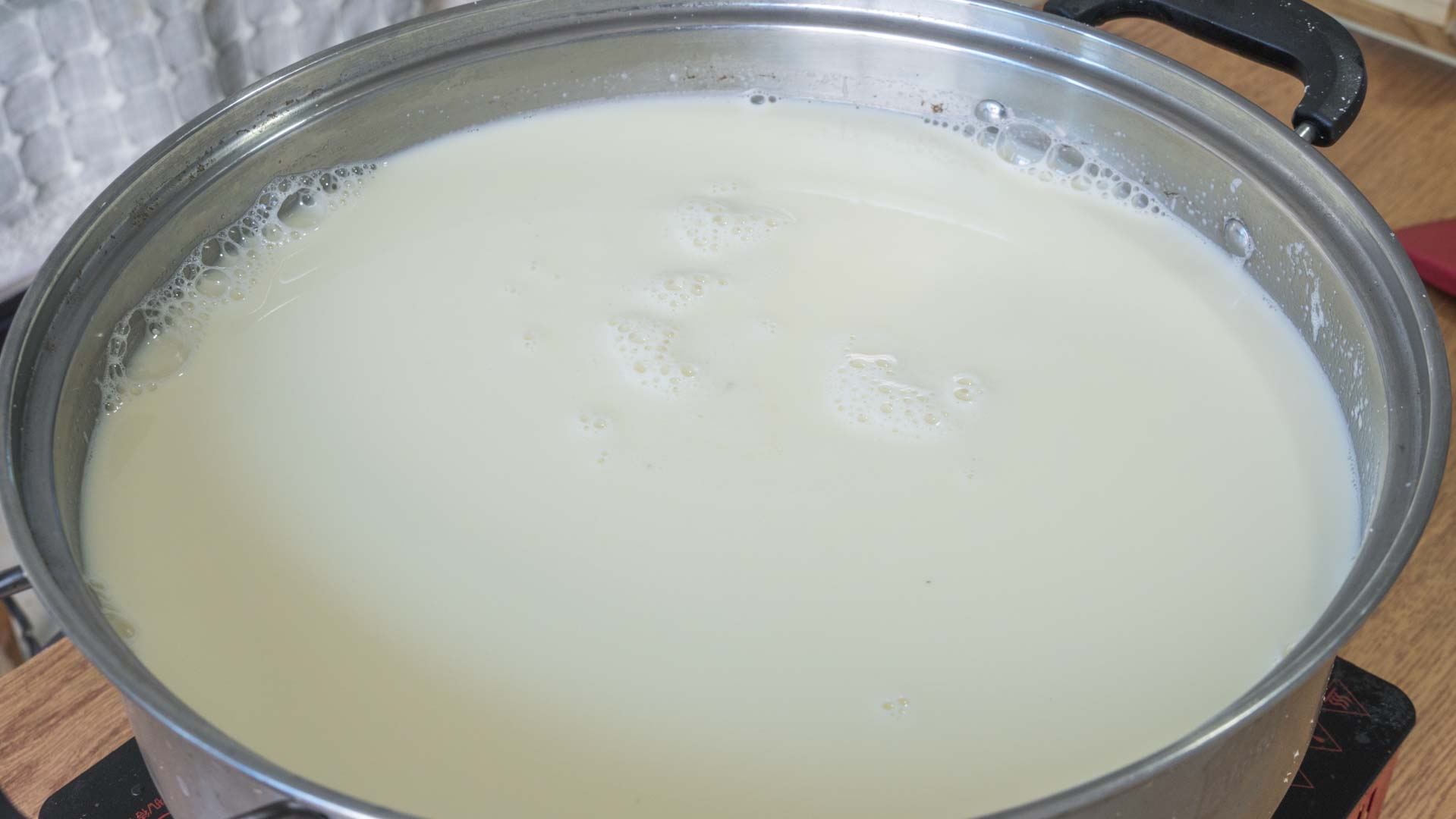 在家做豆腐，2斤黃豆出8斤豆腐，健康零添加，做法簡單又好吃