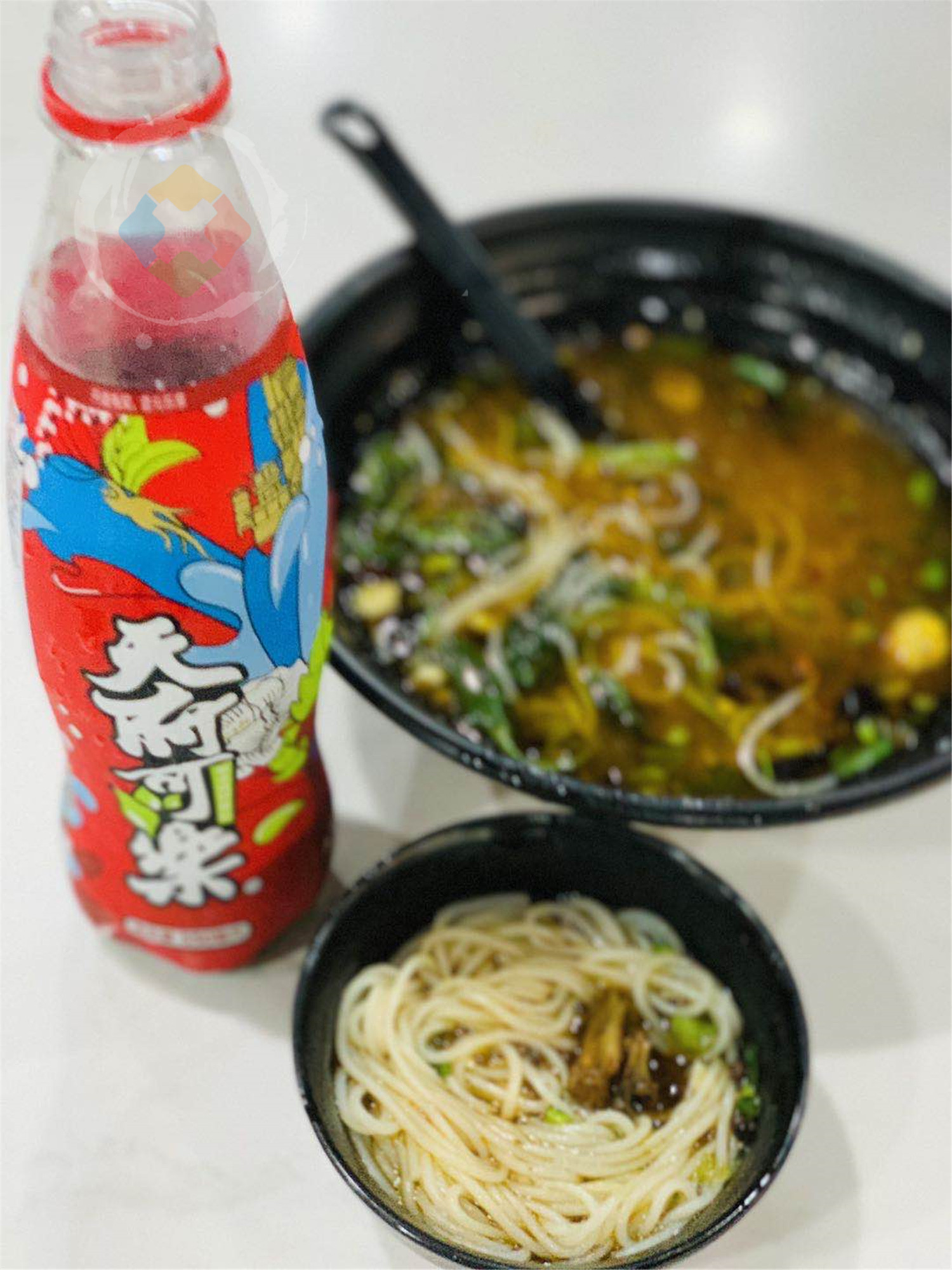 重庆小巷美食攻略：一碗冷吃辣子鸡米线，比重庆小面还好吃