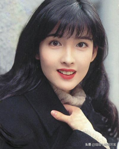 单眼皮歪嘴还有龅牙，五官不端正却依旧绝美的