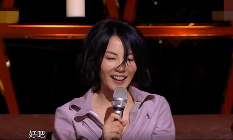 Humble of king of Xie Ting sharp edge is high-key beautiful conjugal love, after dining together, the sweet person of the same trade that pull a hand returns love mew in all! 