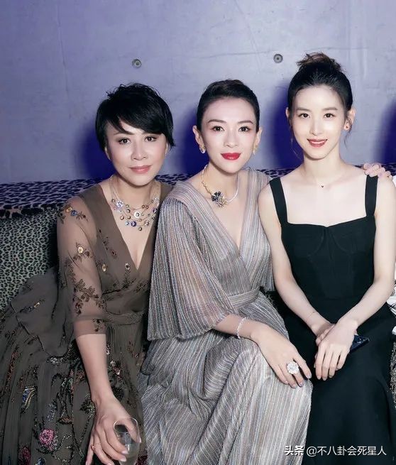 香港藝人聚會也有圈子之分，富豪明星一起玩，過氣藝人扎堆內(nèi)地