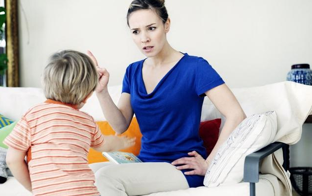 孩子经常玩手机有什么危害？每天超过2小时，可能影响大脑功能
