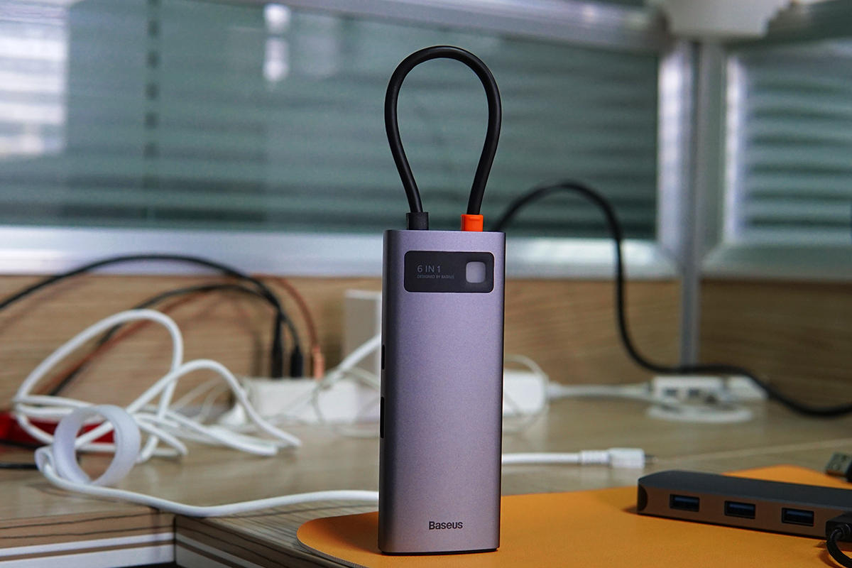 小物件解决大问题，倍思六合一多功能扩展坞轻体验