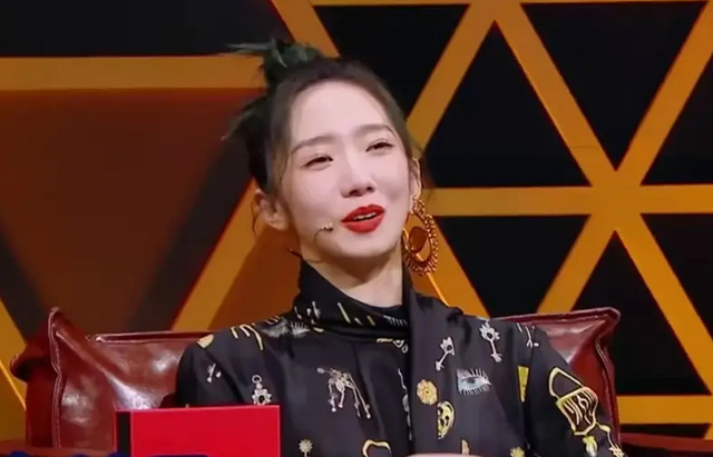 舞台|周传雄重返舞台被新人点评引争议 “情歌教父”这些年到底经历了什么