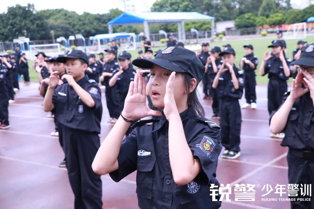 锐警少年警训夏令营：少年正路上，明日可期