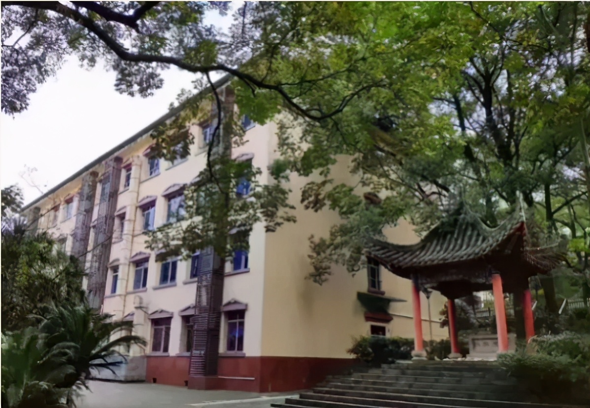 南山苍翠 二外荣光 重庆市作家进校园系列—重庆第二外国语学校