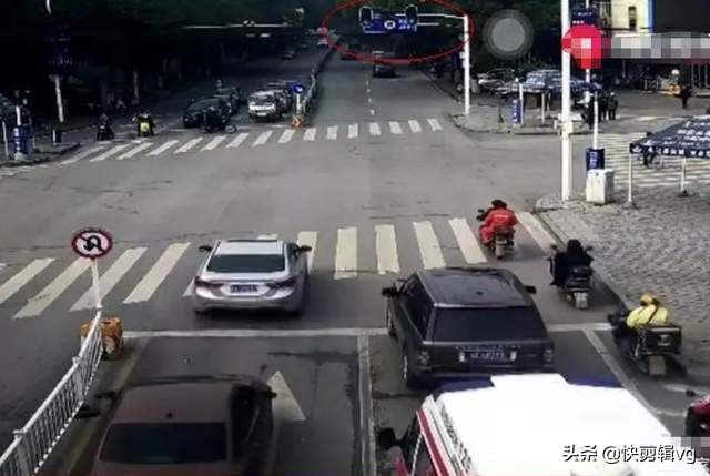 救护车鸣笛救人, 路虎车74秒丝毫未动, 车主: 换你