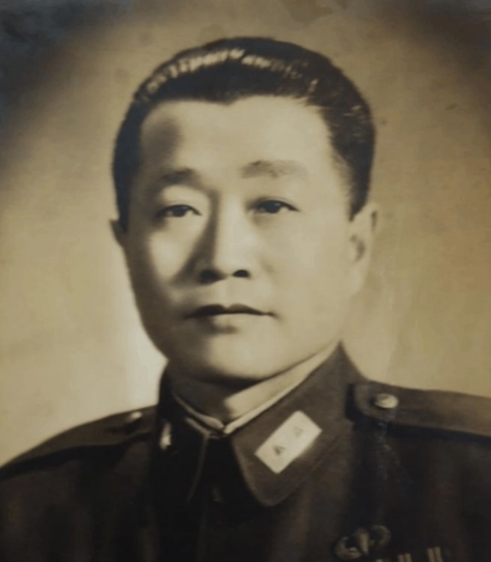 林彪的心腹作战科长，因一个女人阵前投敌，建国后落网被执行枪决