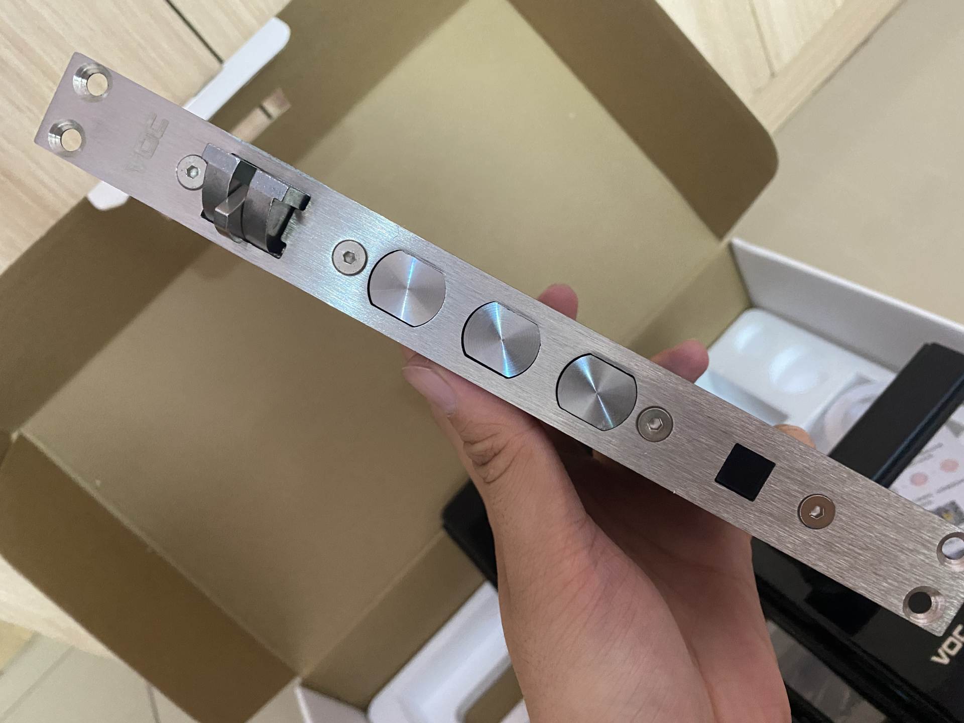 华为智选VOC智能门锁S体验：指纹锁手机一碰解锁，回家更方便